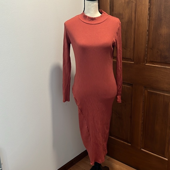 PinkBlush Rust Ribbed Long Sleeve Mock Neck Maternity Midi Dress Size Medium - Picture 5 of 10